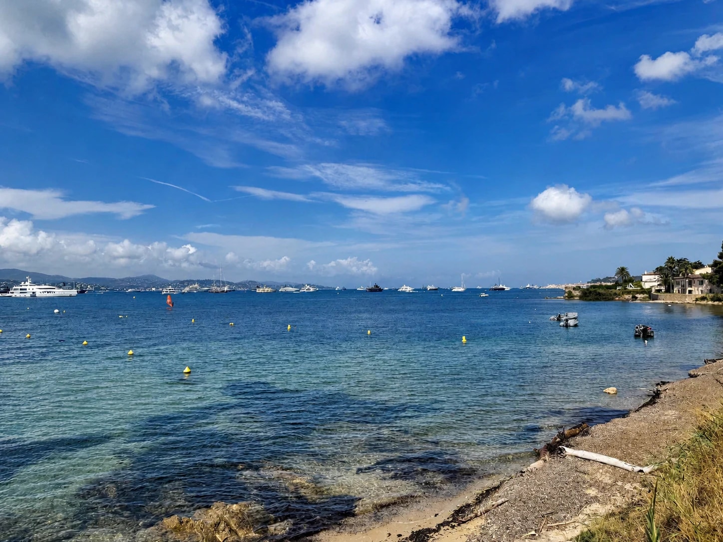 Photo : Saint-Tropez — Port Grimaud