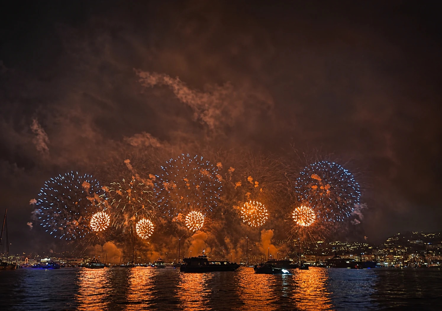 Vue : Cannes — Feux d’artifice
